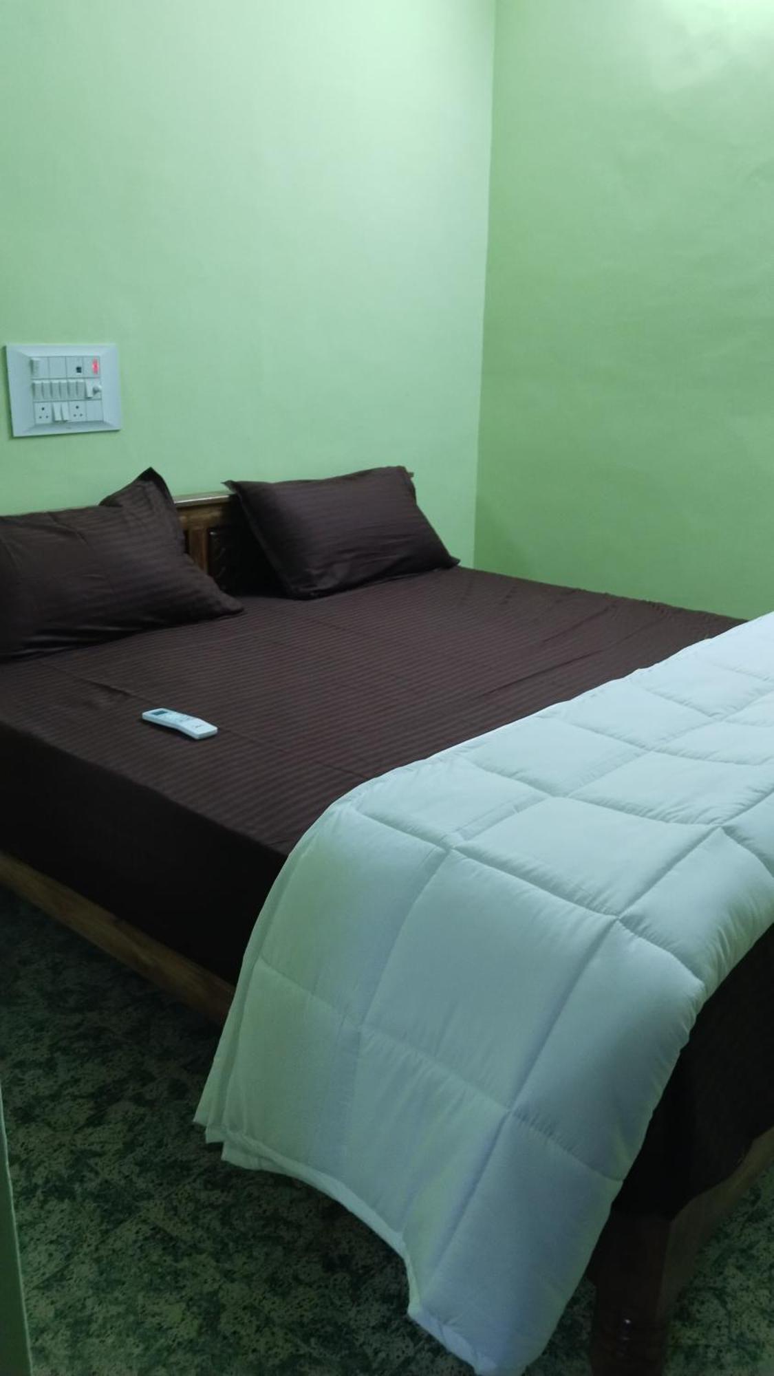 Adhi Linga Home Stay Tiruvannamalai Ngoại thất bức ảnh